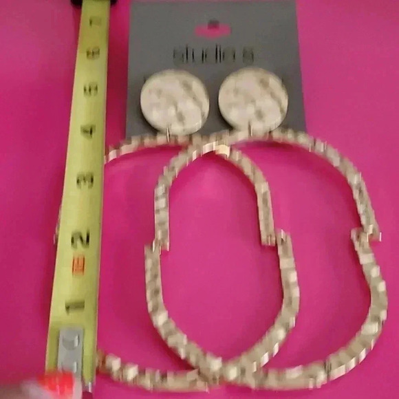 SUPER CUTE!!New huge earrings Selling lot of 2 - Picture 4 of 8